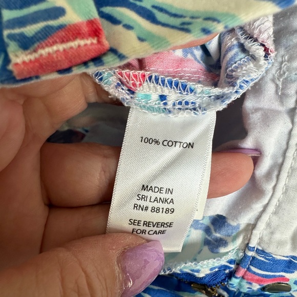 Lilly Pulitzer shorts.  Size 0   Red starfish on blue and white background. - Picture 9 of 11